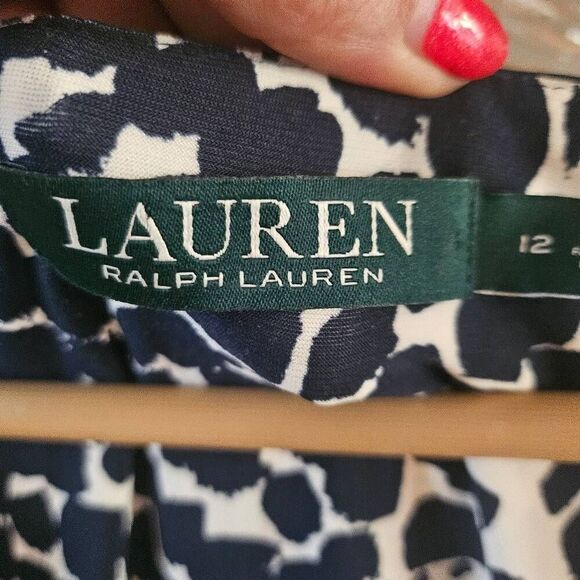NWOT LAUREN Ralph Lauren Animal/Abstract Print Flattering V-neck Wrap-style Shea - Picture 5 of 6